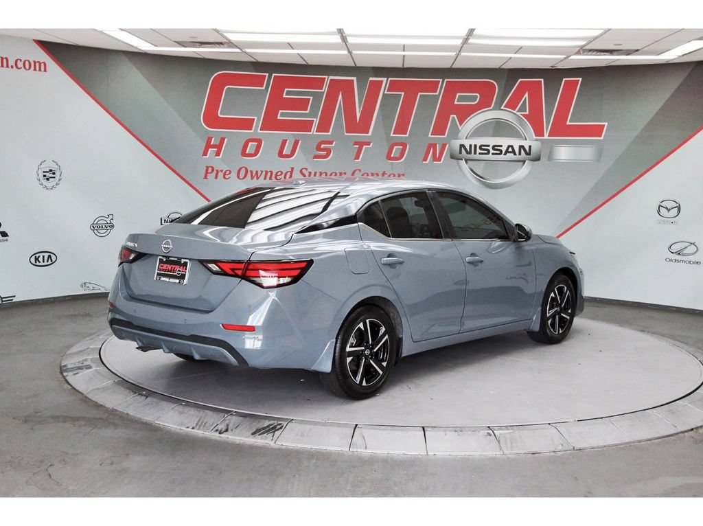 Used 2025 Nissan Sentra SV FWD image 4