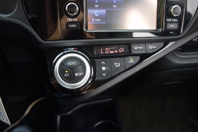 Used 2015 Toyota Prius C One FWD image 10