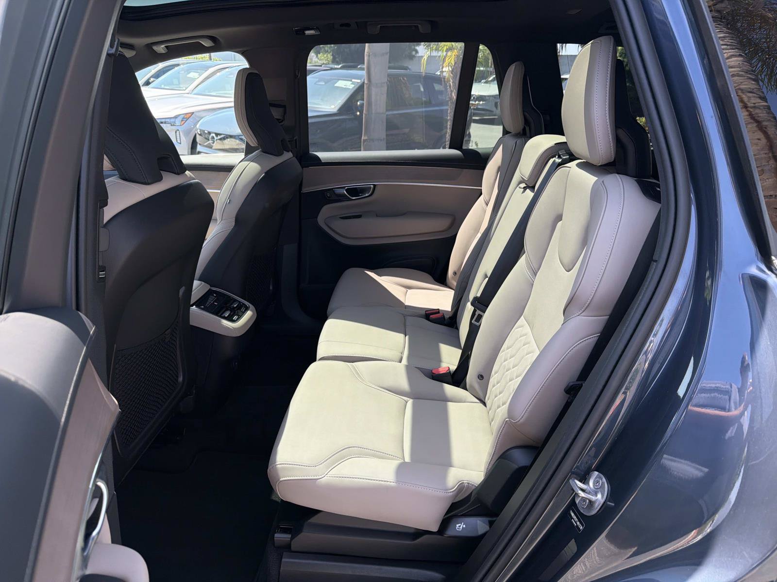 Used 2026 Volvo XC90 B6 Plus w/ Protection Package Premier AWD/4WD image 21