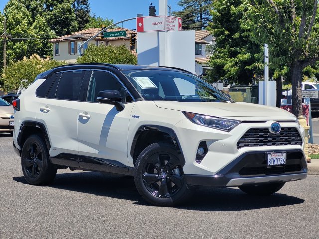 Used 2021 Toyota RAV4 XSE AWD/4WD image 2