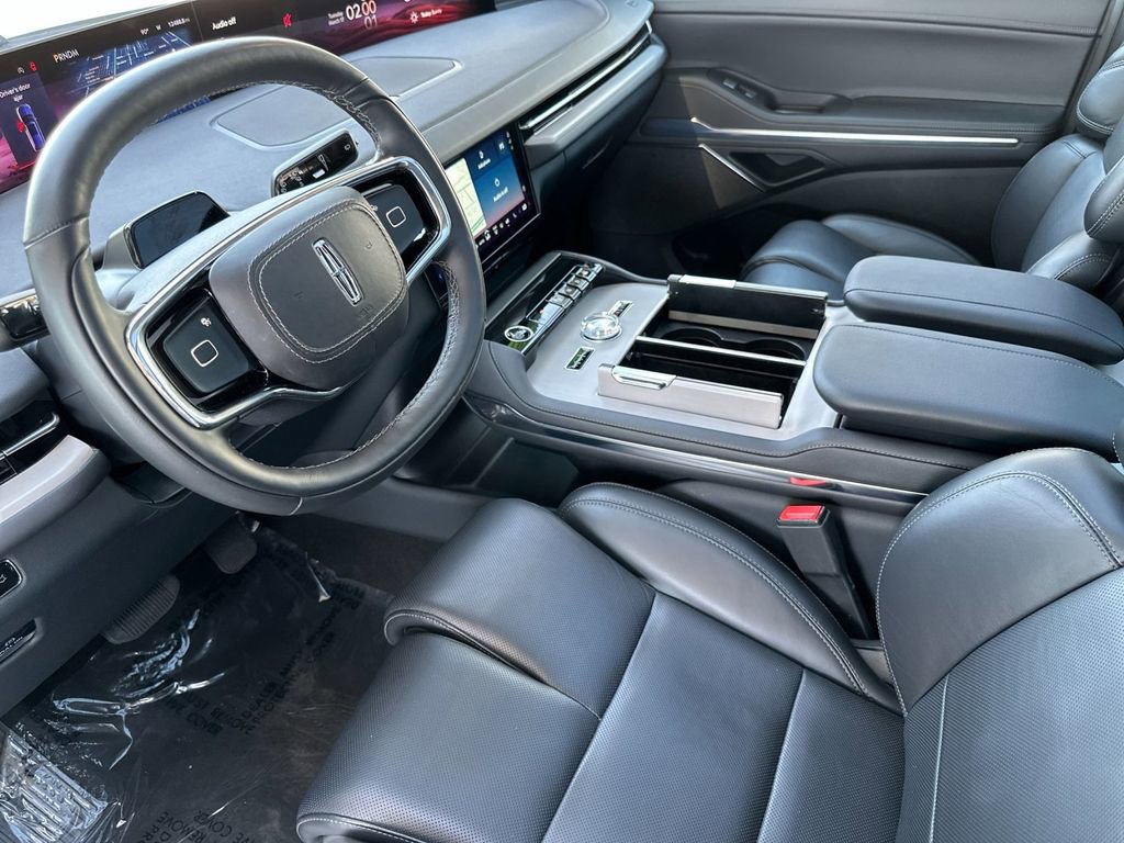 Certified 2025 Lincoln Navigator Reserve image 9