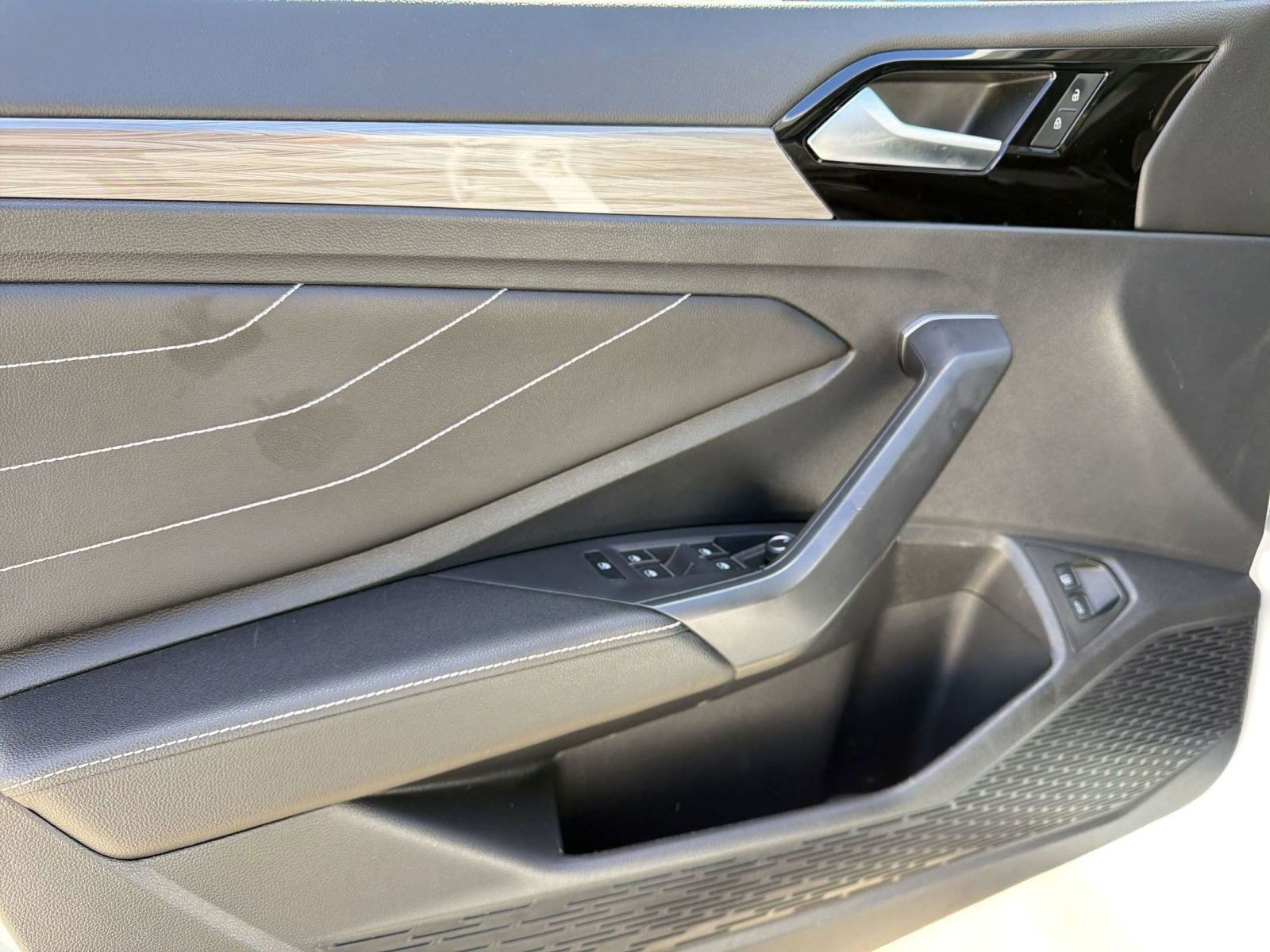 Used 2022 Volkswagen Jetta SEL image 13