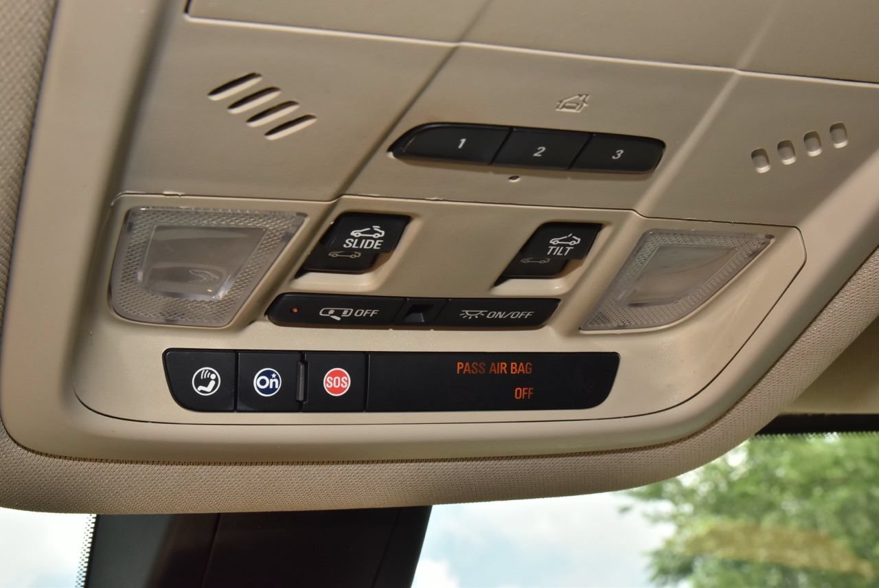 Used 2018 GMC Acadia Denali w/ Technology Package FWD image 32