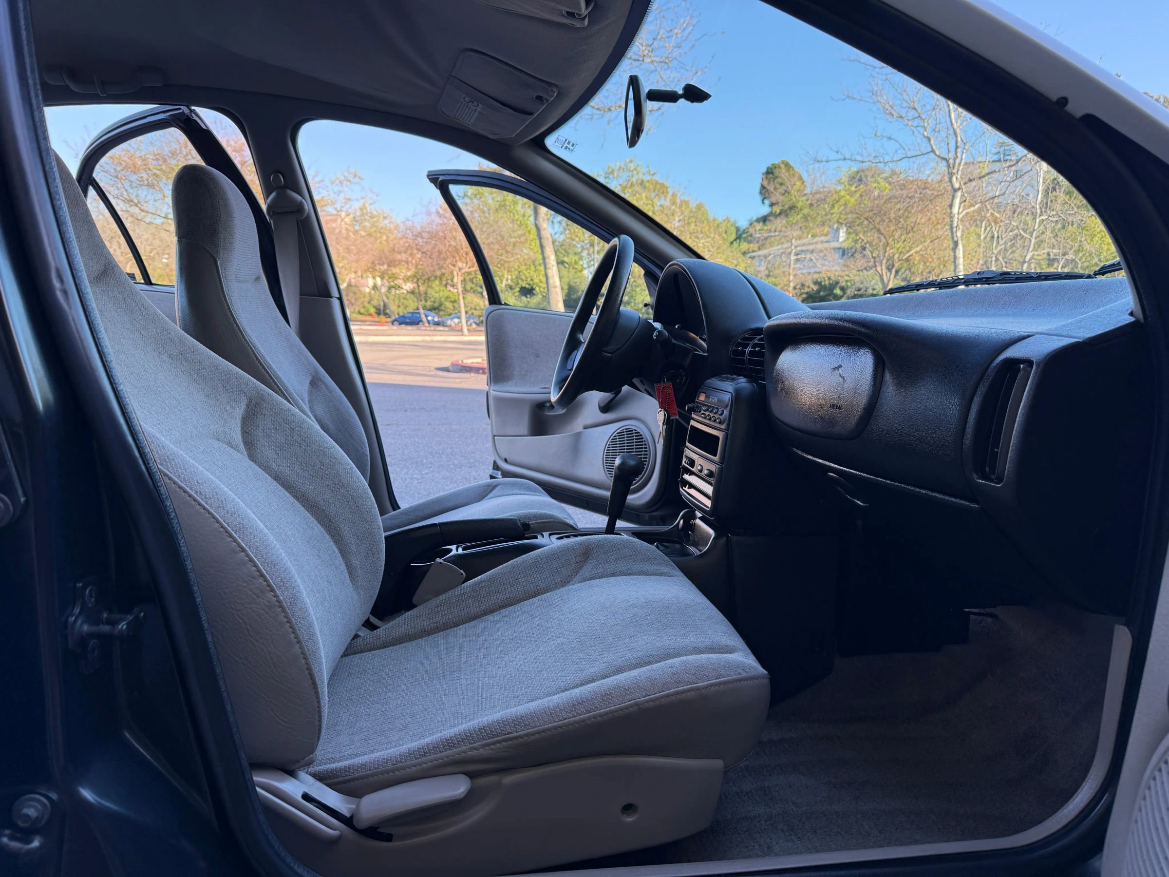 Used 1998 Saturn S-Series SL1 image 16