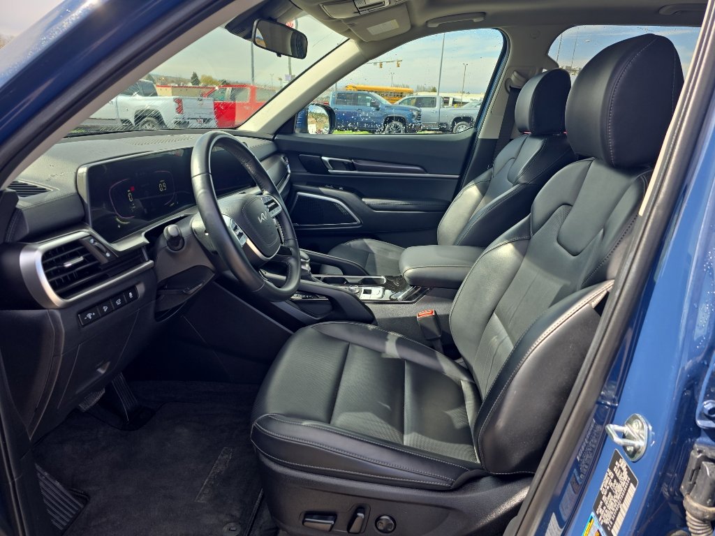 Used 2025 Kia Telluride S image 9