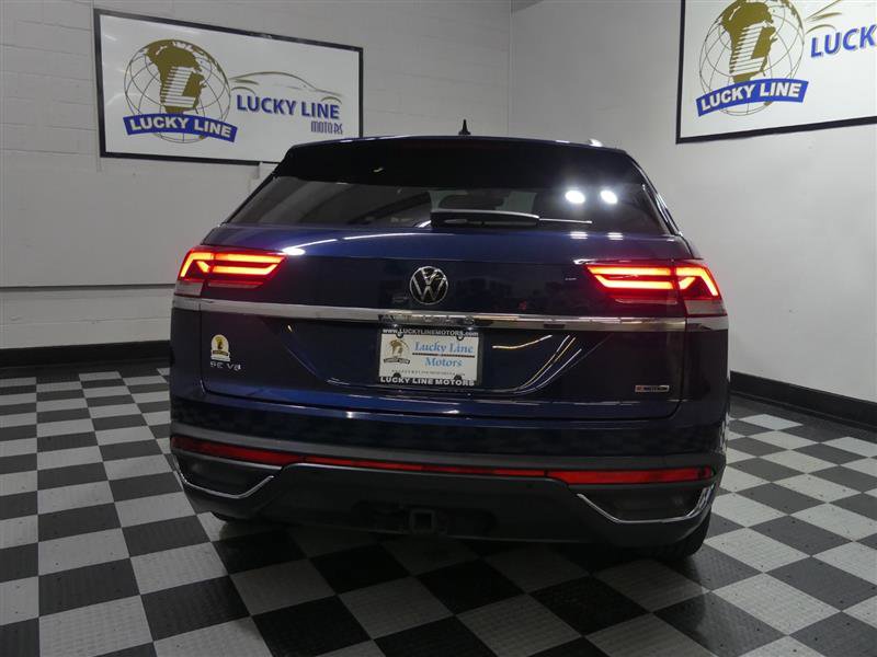 Used 2022 Volkswagen Atlas Cross Sport SE w/ Panoramic Sunroof Package image 8