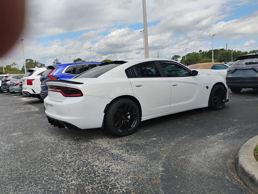 Used 2018 Dodge Charger R/T w/ Blacktop Package RWD image 6