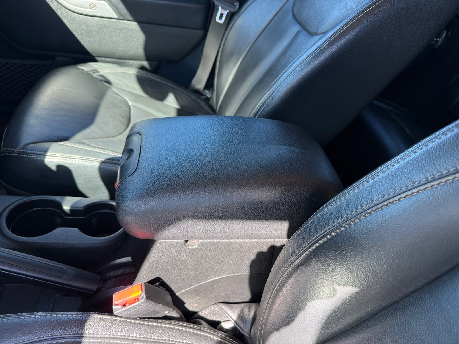 Used 2017 Jeep Wrangler Unlimited Sahara w/ Connectivity Group image 14