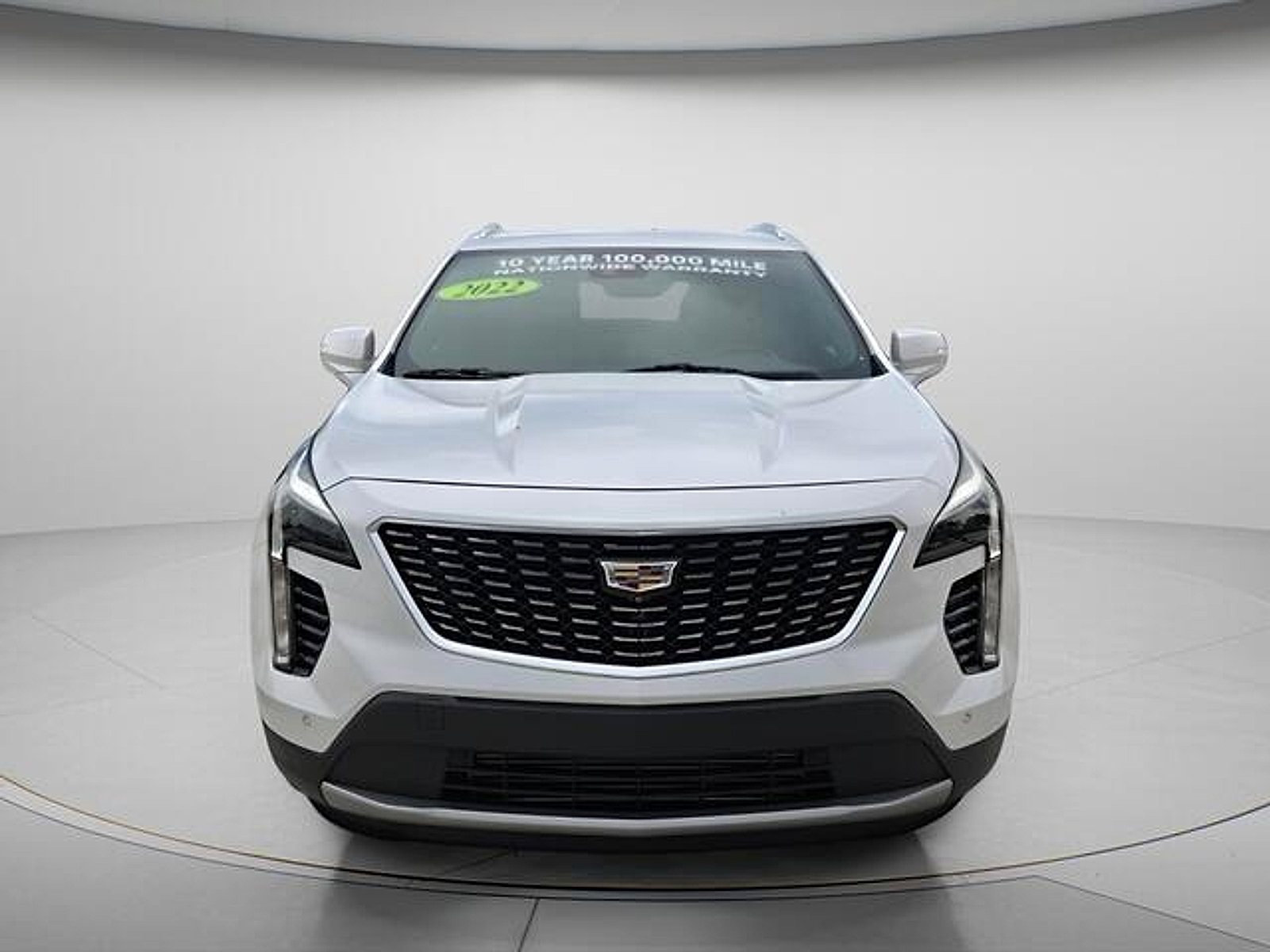 Used 2022 Cadillac XT4 Premium Luxury w/ Enhanced Visibility Package FWD image 4