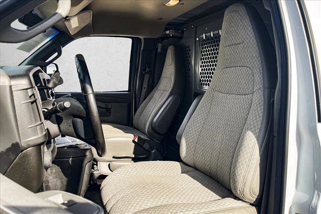 Used 2022 Chevrolet Express 2500 w/ Driver Convenience Package image 17