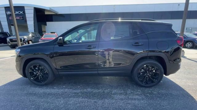 Used 2022 GMC Terrain SLE w/ Driver Convenience Package image 5