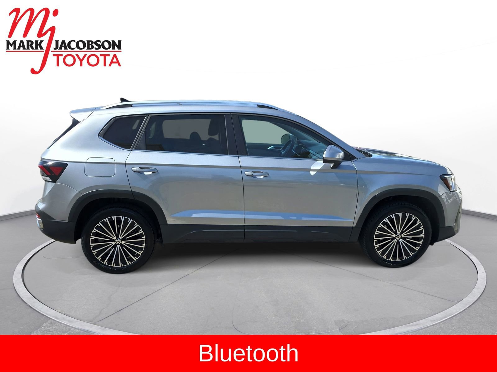 Used 2025 Volkswagen Taos SE image 6