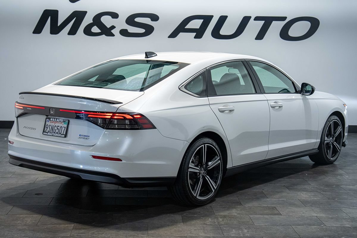 Used 2025 Honda Accord Sport image 4