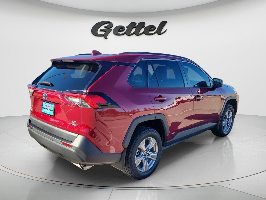 Certified 2023 Toyota RAV4 LE AWD/4WD image 5