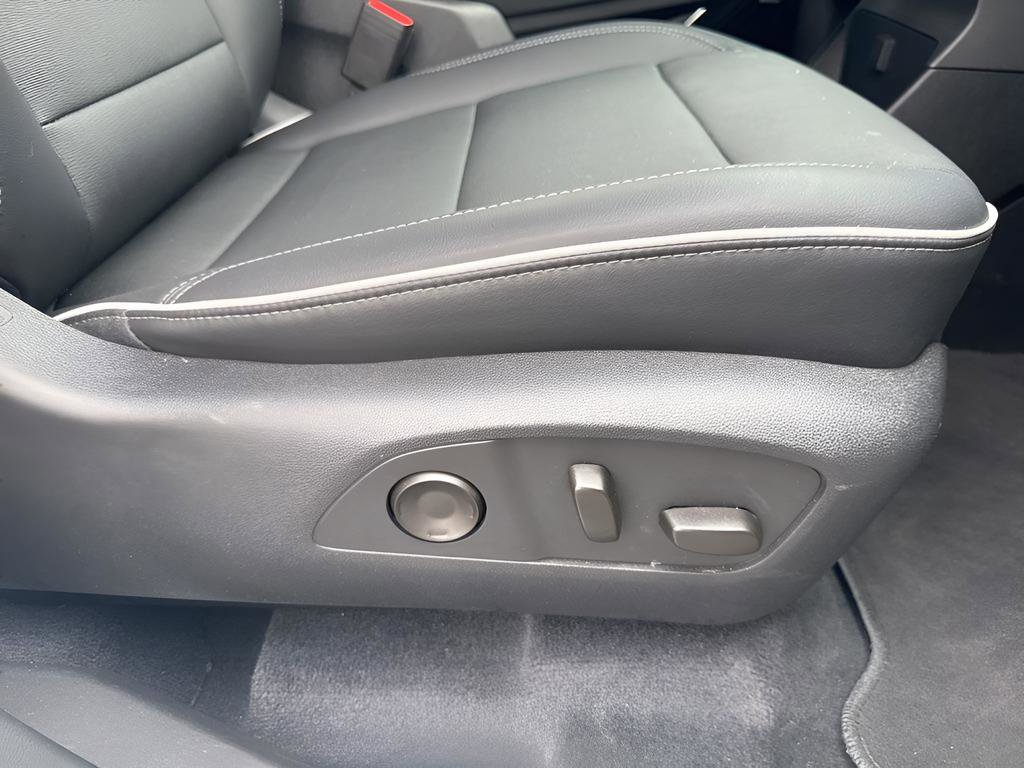 Used 2025 Buick Enclave Preferred image 53