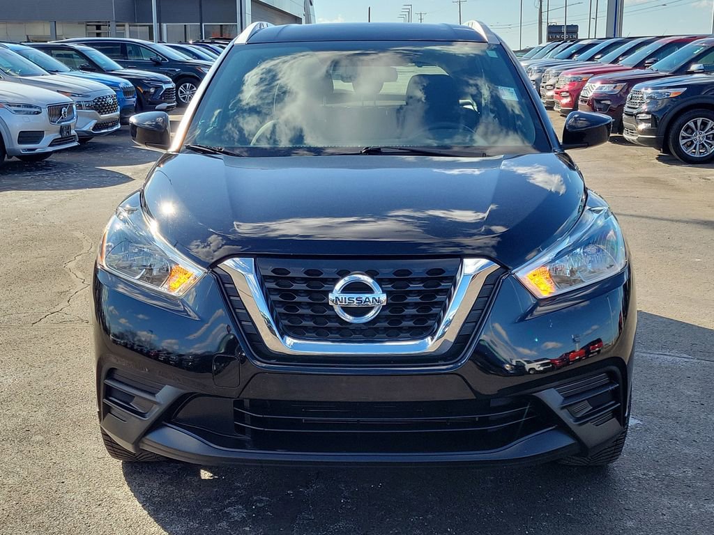 Used 2019 Nissan Kicks SV image 2