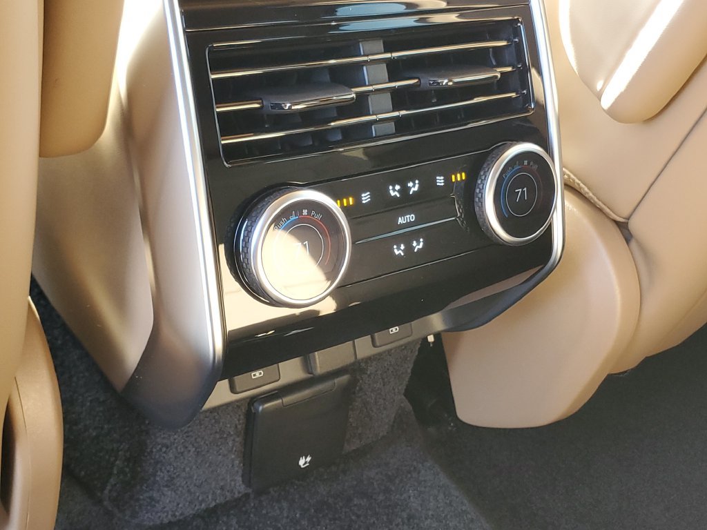 New 2027 Land Rover Range Rover Long Wheelbase SE AWD/4WD image 29