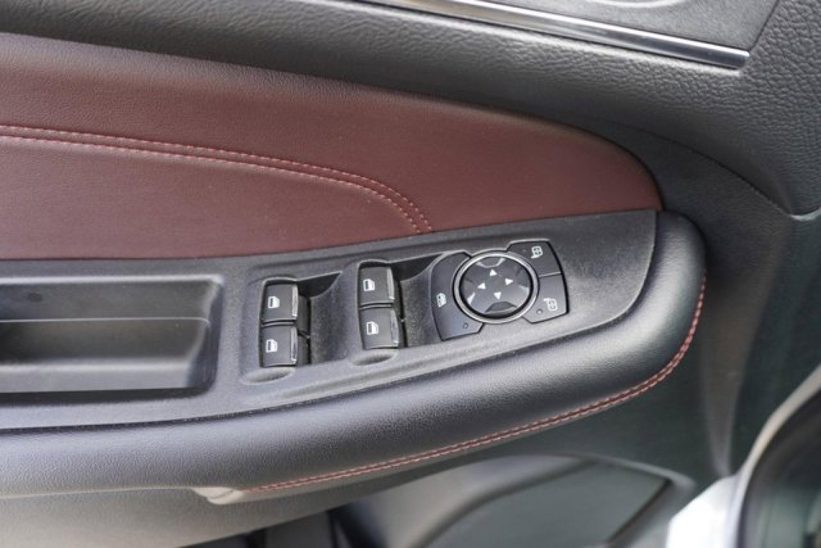 Used 2022 Ford Edge Titanium w/ Equipment Group 301A image 25