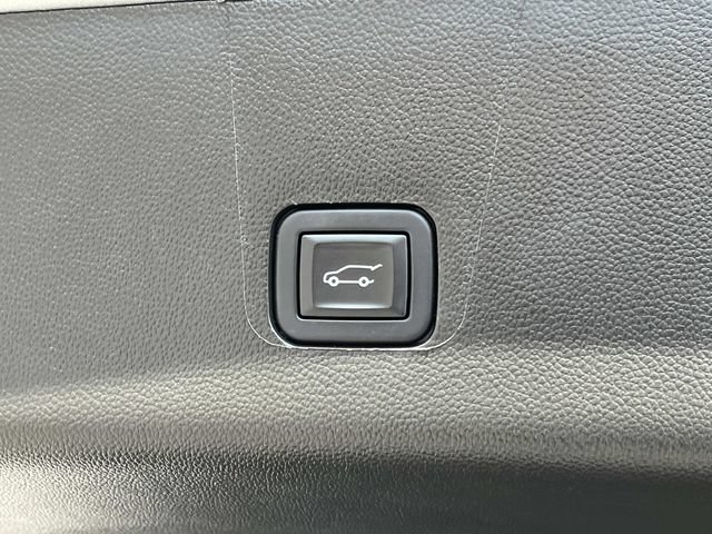Used 2023 Chevrolet Traverse RS w/ LPO, Floor Liner Package FWD image 23