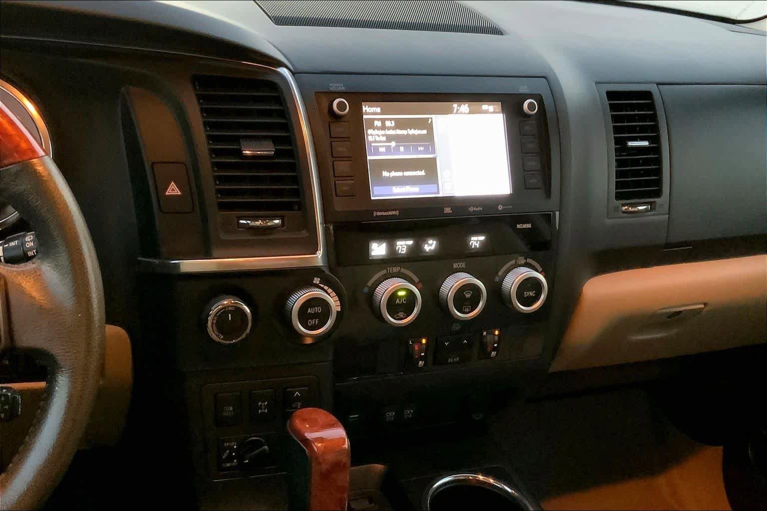 Used 2020 Toyota Sequoia Platinum AWD/4WD image 7