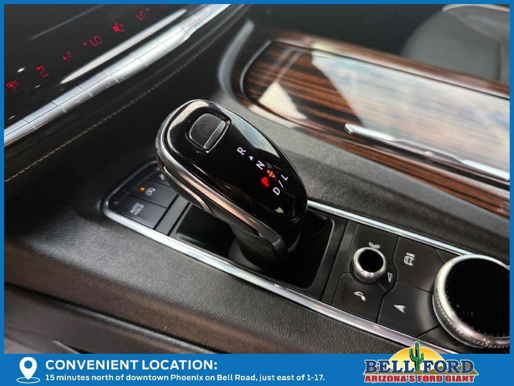 Used 2024 Cadillac Escalade ESV Premium Luxury AWD/4WD image 25