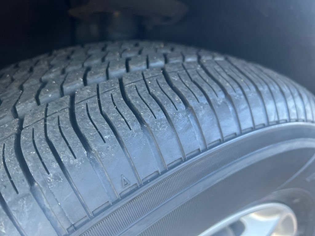 Used 2024 Chrysler Pacifica Touring-L FWD image 27