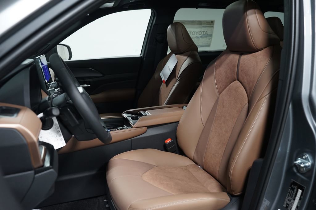 New 2026 Toyota Grand Highlander AWD Hybrid image 29