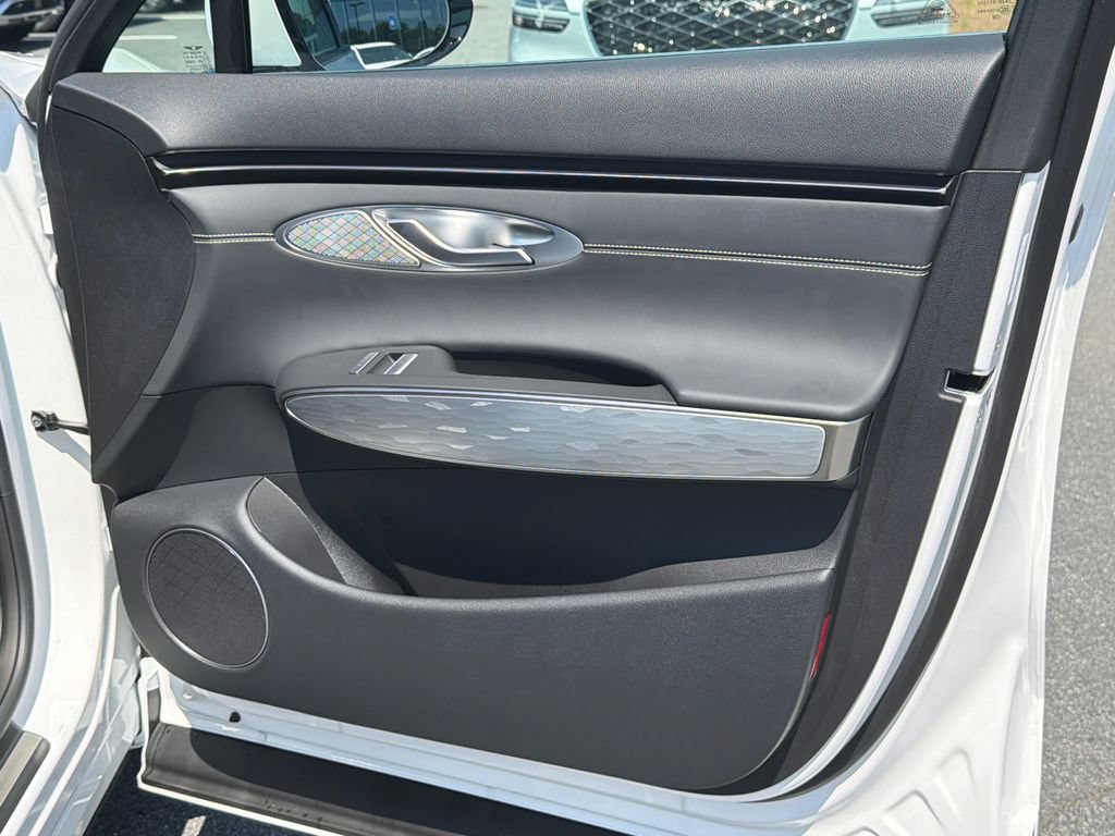 New 2027 Genesis Electrified GV70 AWD/4WD image 16