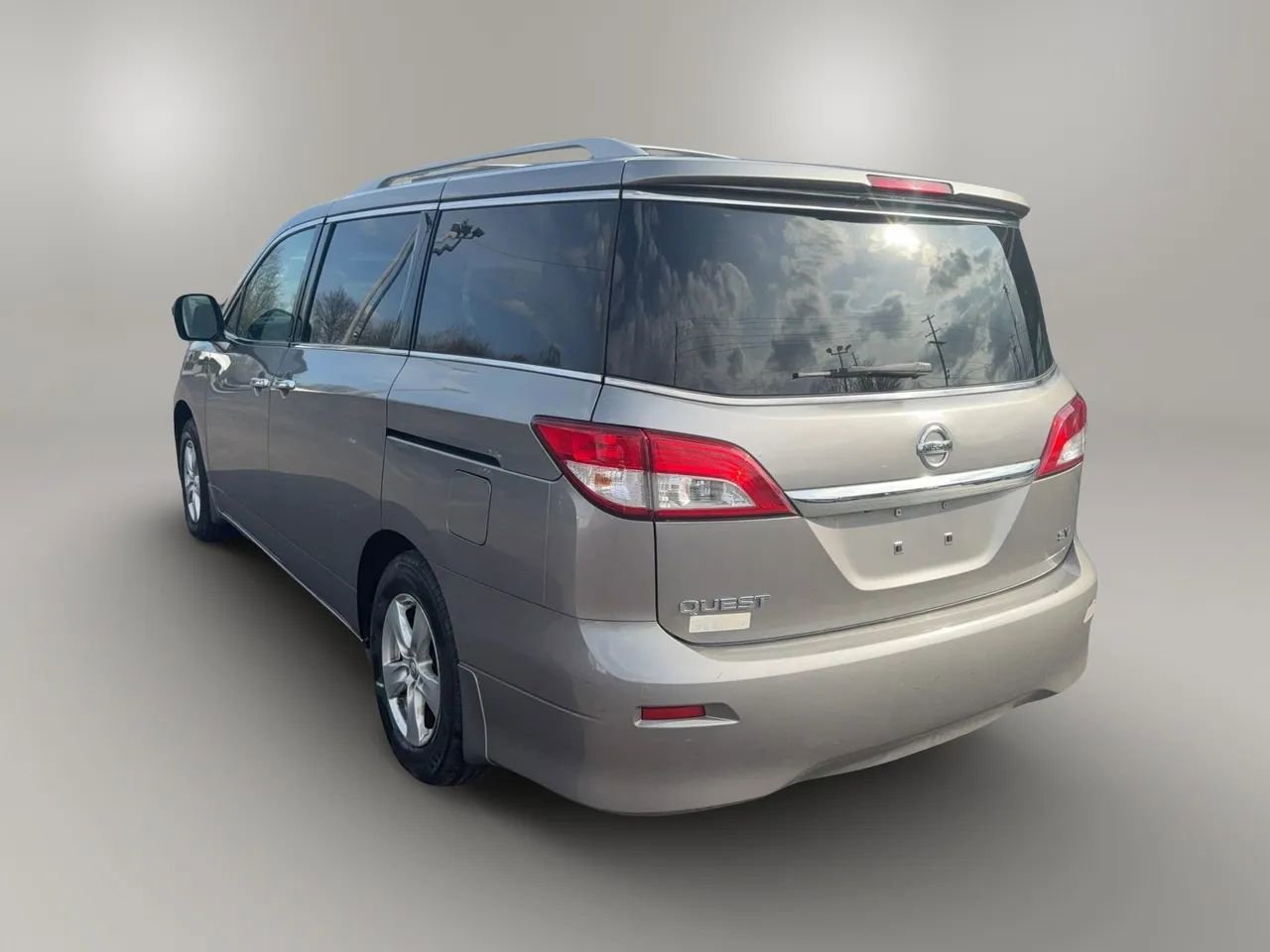 Used 2011 Nissan Quest SV image 4