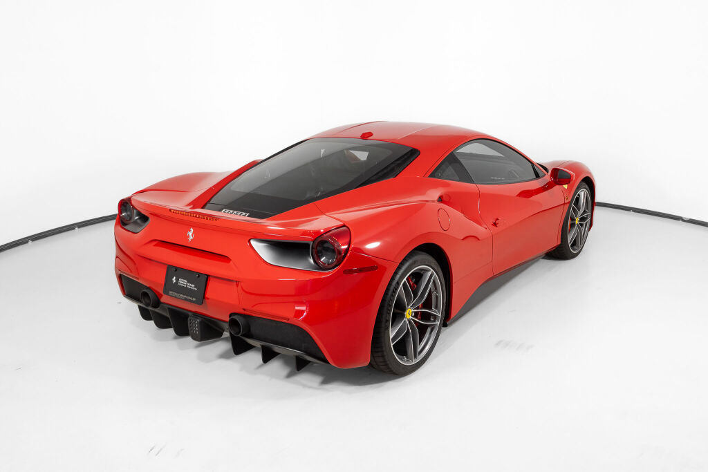 Certified 2018 Ferrari 488 GTB RWD image 10
