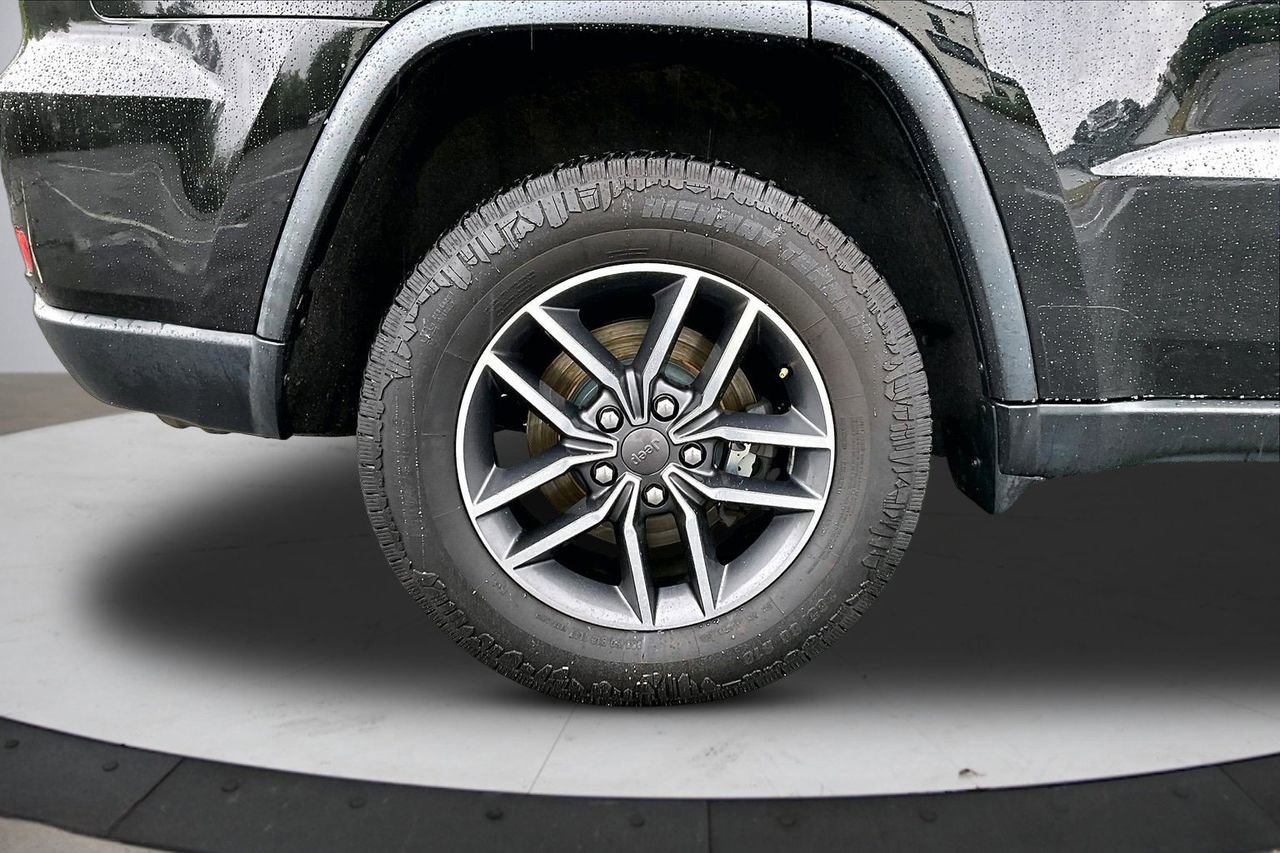 Used 2019 Jeep Grand Cherokee Limited AWD/4WD image 36