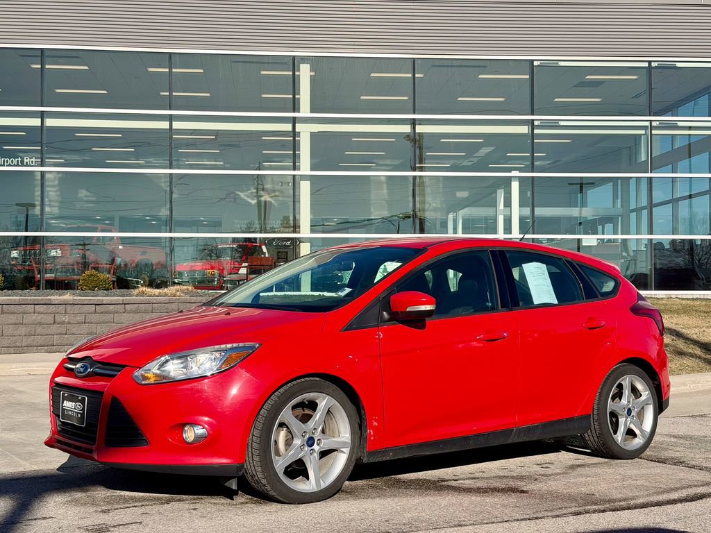 Used 2014 Ford Focus SE w/ Equipment Group 201A image 2