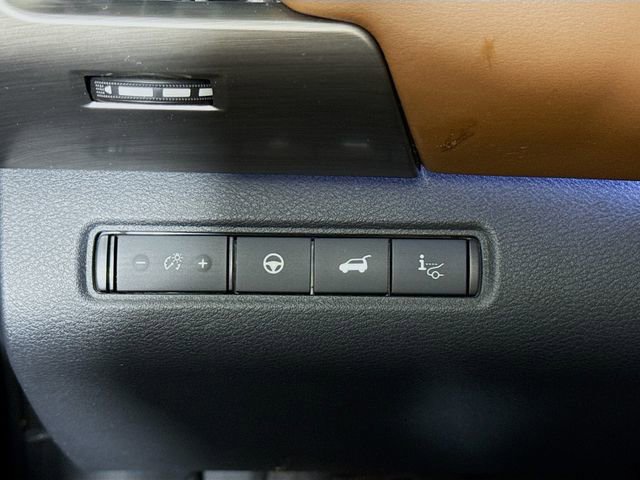 Certified 2022 Nissan Pathfinder Platinum w/ Cargo Package image 11