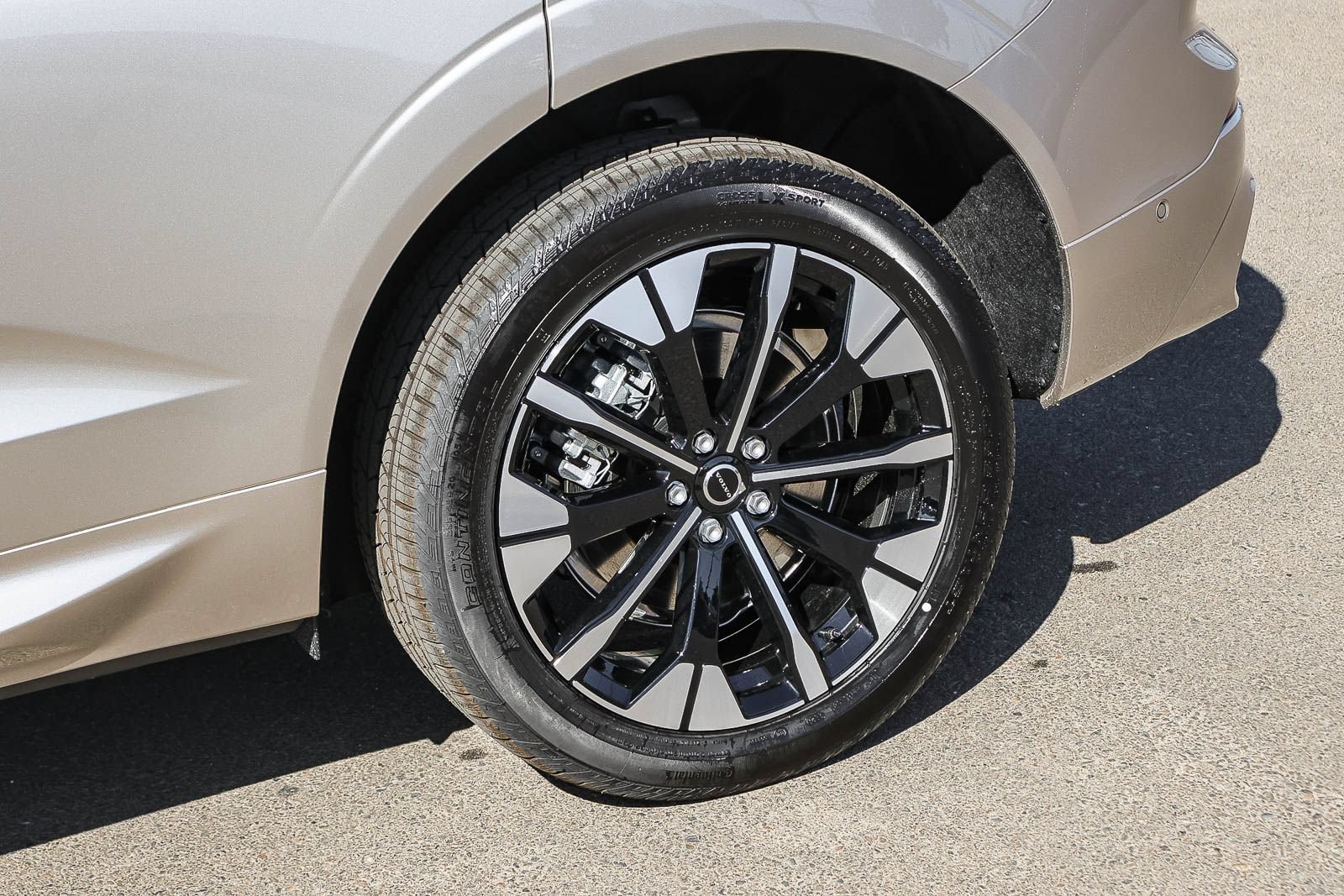 New 2026 Volvo XC60 B5 Ultra w/ Climate Package AWD/4WD image 10