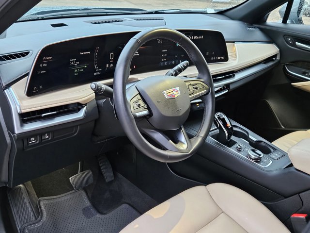 Used 2025 Cadillac XT4 Premium Luxury FWD image 10