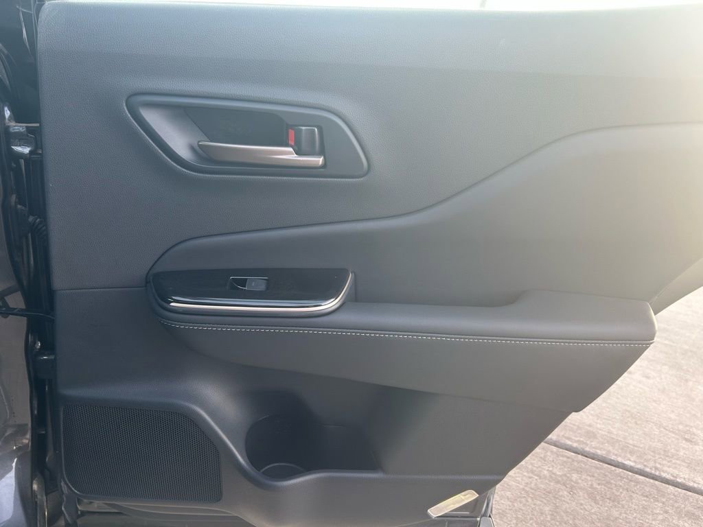 Used 2024 Toyota Crown image 32