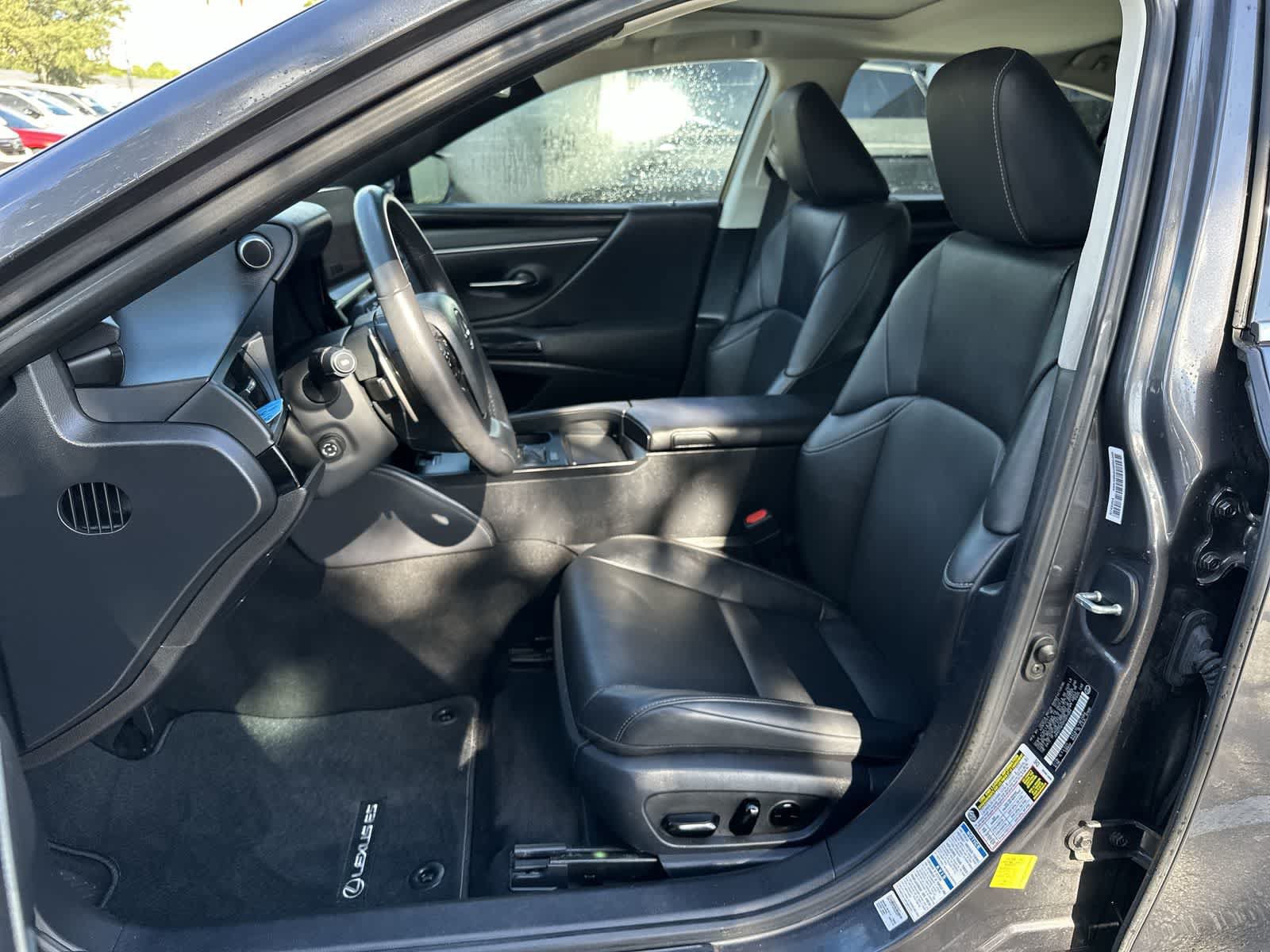 Used 2023 Lexus ES 250 w/ Premium Package AWD/4WD image 3