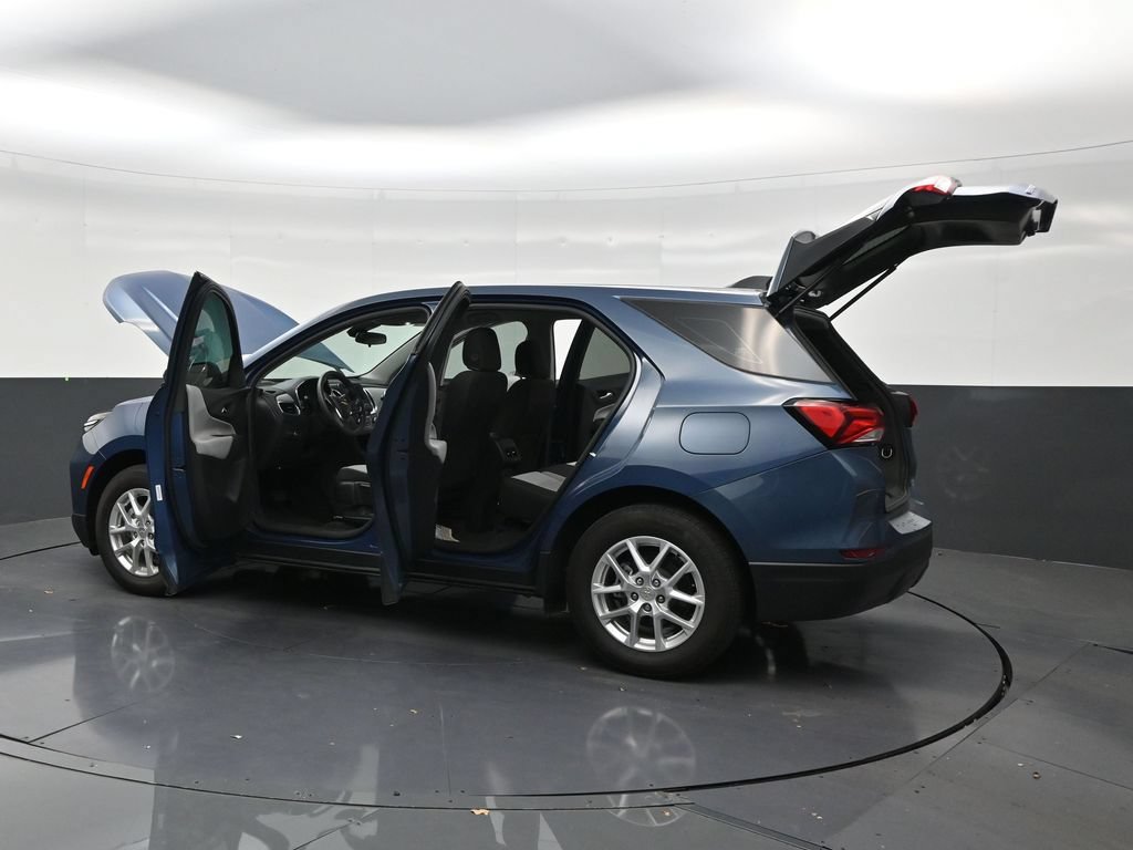 Used 2024 Chevrolet Equinox LS FWD image 31