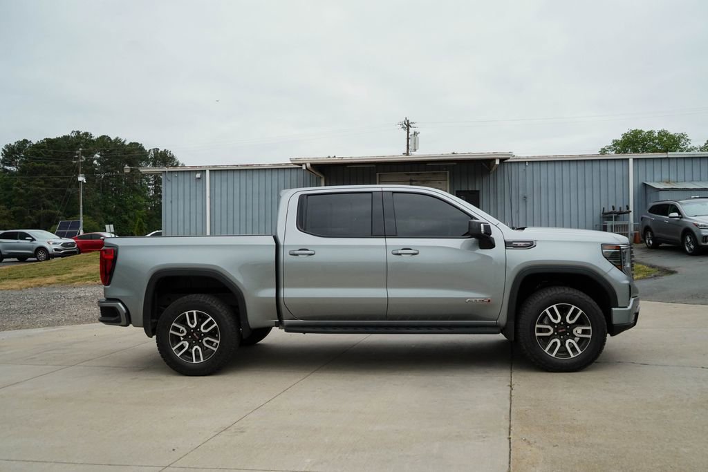 Used 2024 GMC Sierra 1500 AT4 w/ Technology Package AWD/4WD image 3