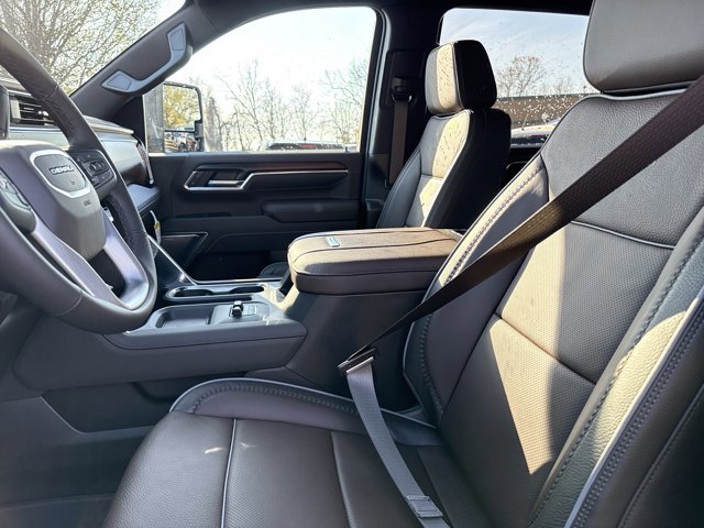 New 2026 GMC Sierra 2500 Denali w/ Denali Reserve Package image 4