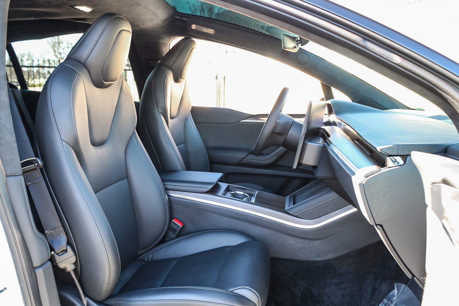 Used 2023 Tesla Model X image 17