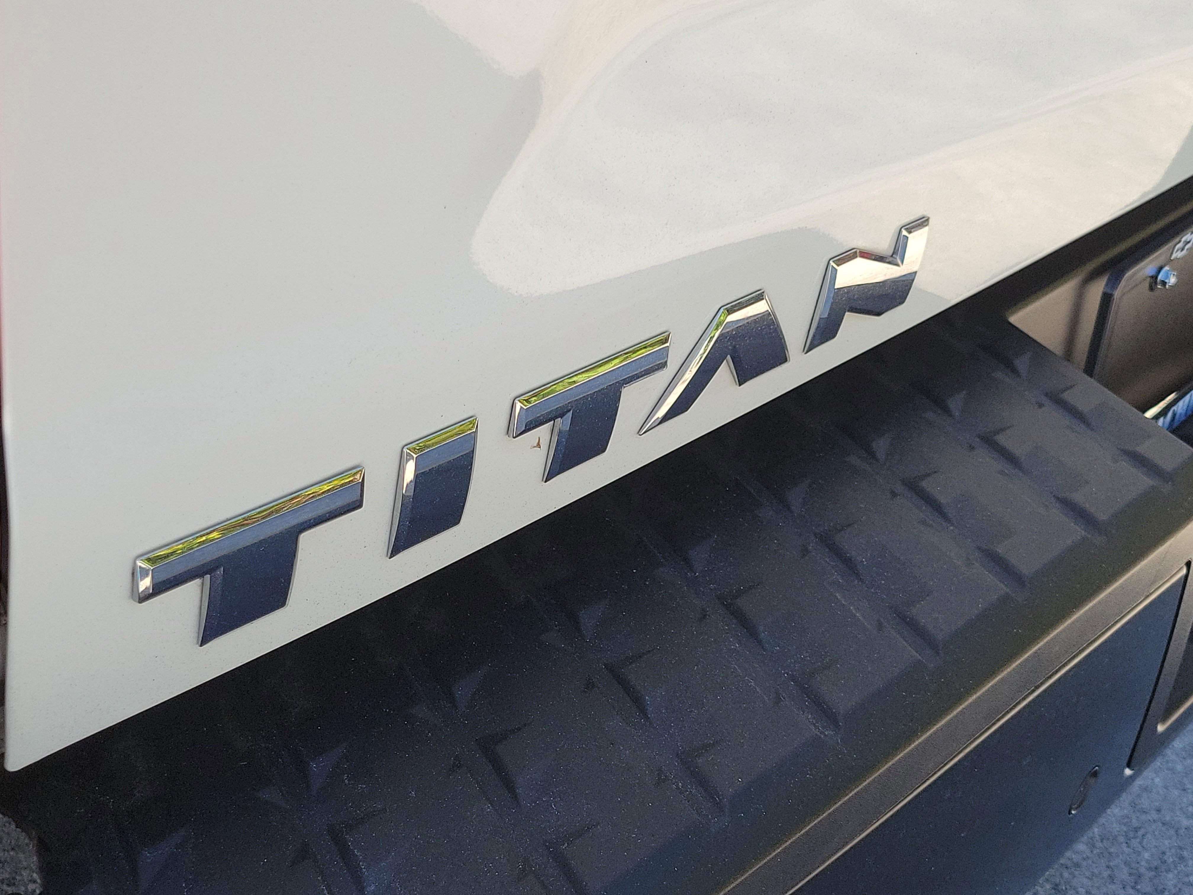 Used 2022 Nissan Titan S image 11