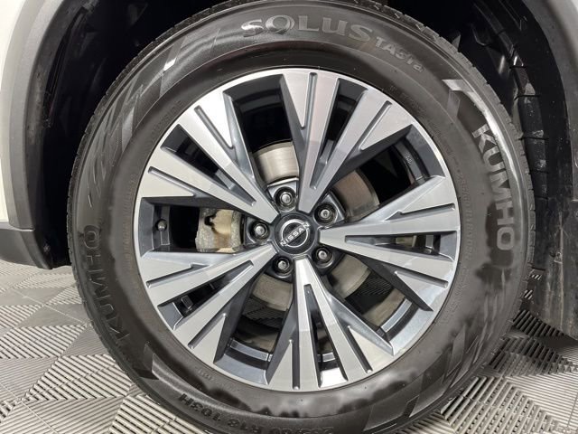 Used 2023 Nissan Rogue SV w/ SV Premium Package image 12