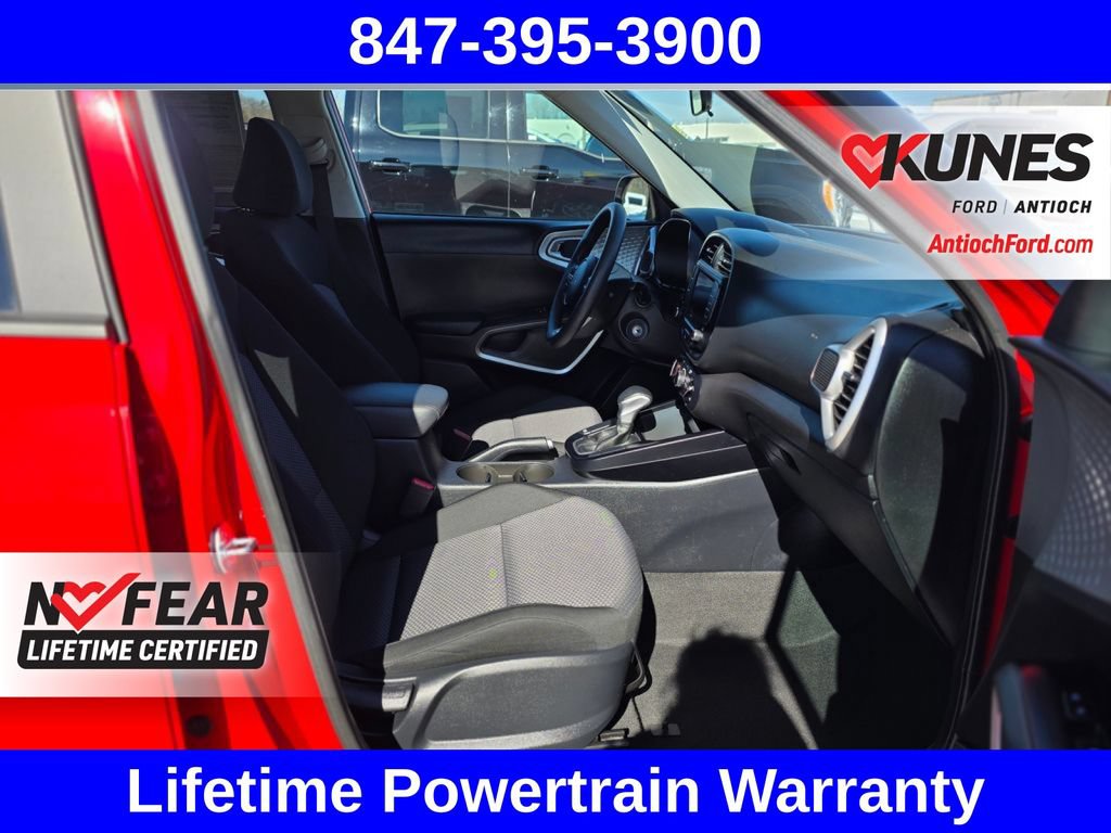 Used 2025 Kia Soul LX w/ LX Technology Package FWD image 37
