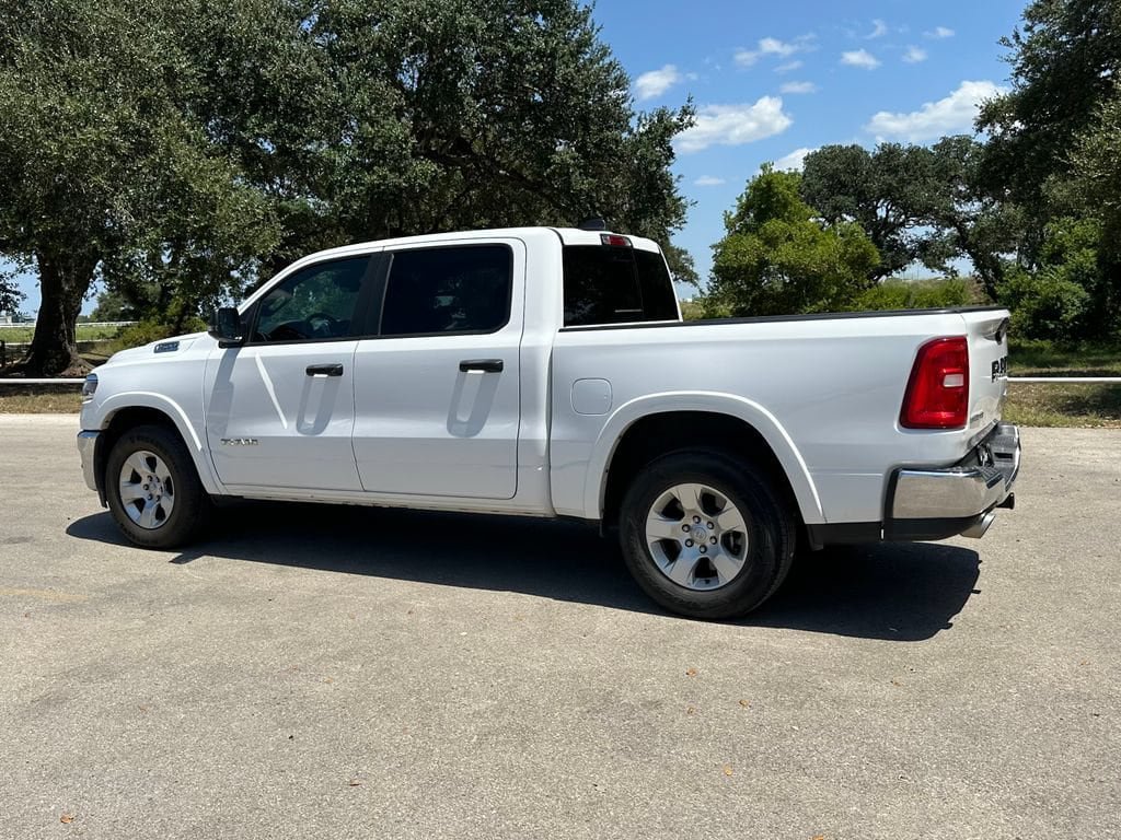 Used 2025 RAM 1500 Big Horn AWD/4WD image 7