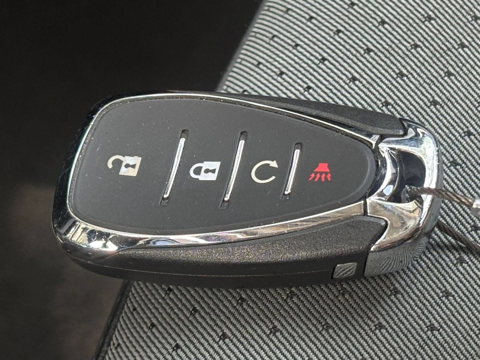 Used 2025 Chevrolet Trax LT FWD image 20