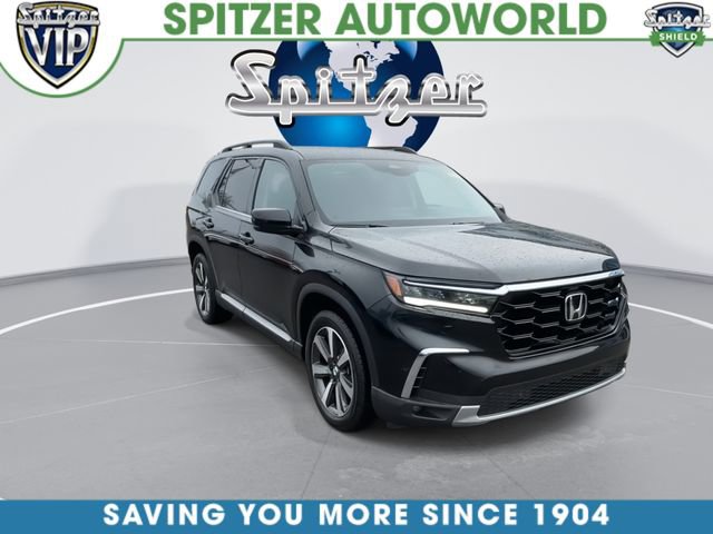 Used 2025 Honda Pilot Touring image 2