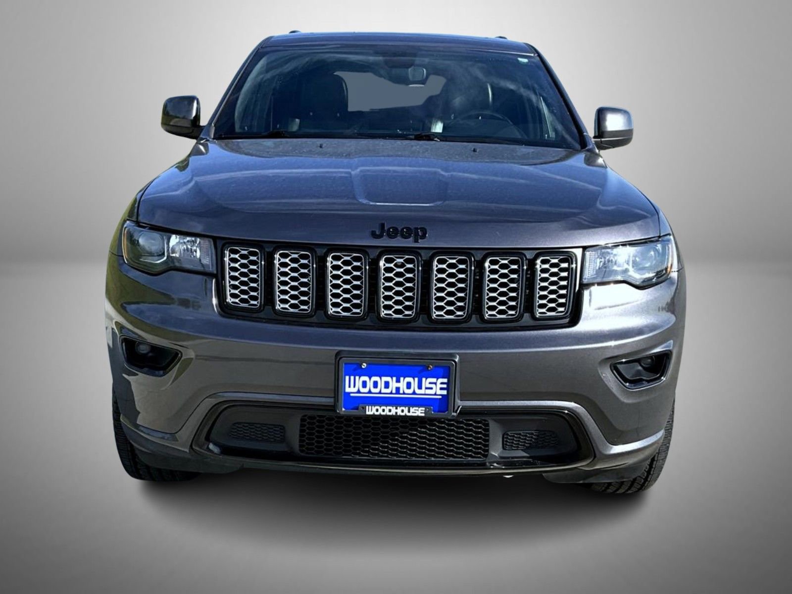 Used 2020 Jeep Grand Cherokee Altitude image 2