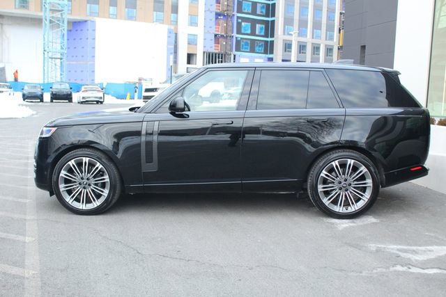 Used 2023 Land Rover Range Rover SE image 6