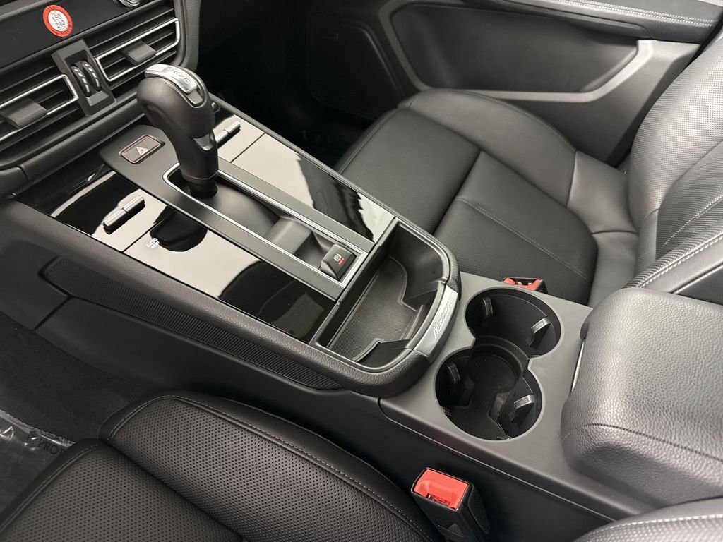 Certified 2025 Porsche Macan image 32